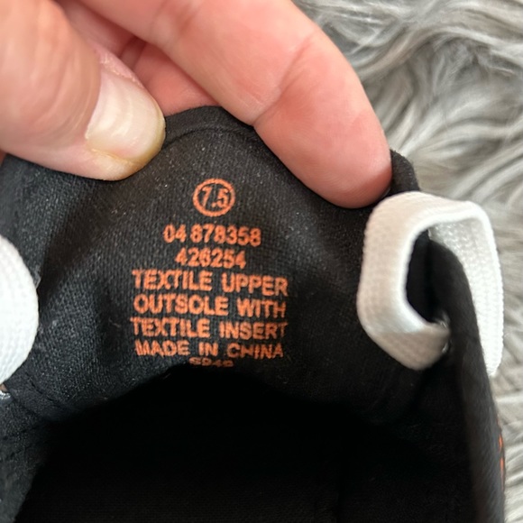 NIB Isaac Mizrahi Halloween Glow In The Dark Black Grey Orange Skull Crossbones - Picture 5 of 5